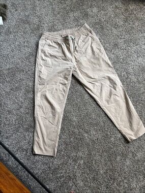 Vuori straight leg rip stop hiking pant with raw edge